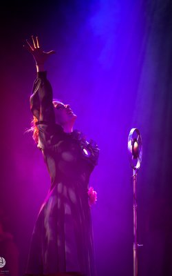 Jil Clesse in "Swinging St. Pauli"